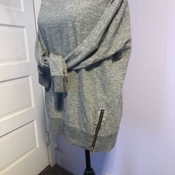 🙀last chance🙀 Forever 21 gray sweatshirt - Picture 3 of 8